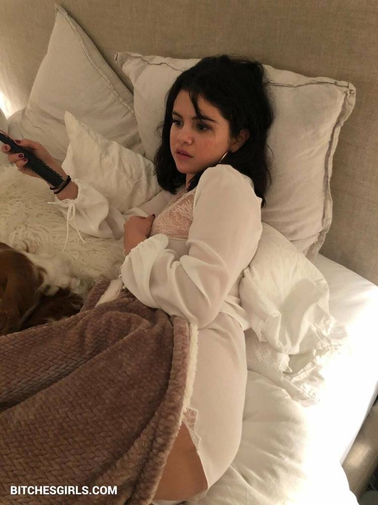 Selena Gomez Celeb Nudes - selenagomez Leaked Boobs Photos - #5