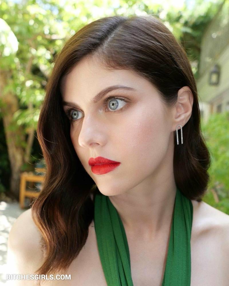 Alexandra Daddario Nudes - Nipple & Pussy Slips - #2