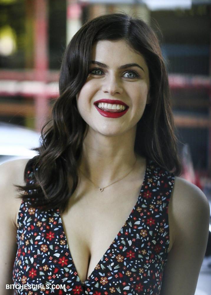 Alexandra Daddario Nudes - Nipple & Pussy Slips - #24