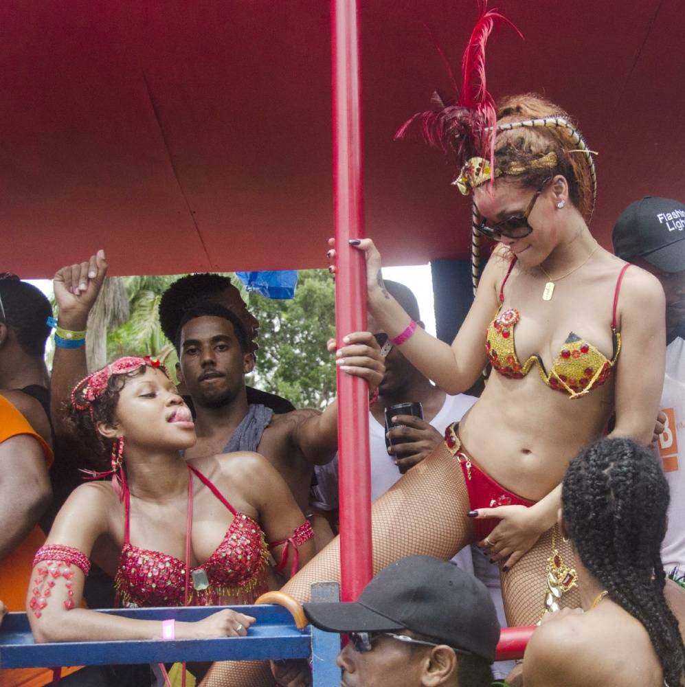 Rihanna Bikini Nip Slip Barbados Festival Photos Leaked - #27