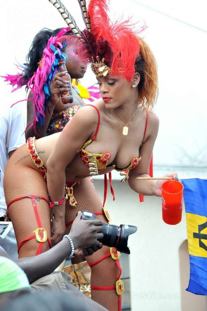 Rihanna Bikini Nip Slip Barbados Festival Photos Leaked - #30