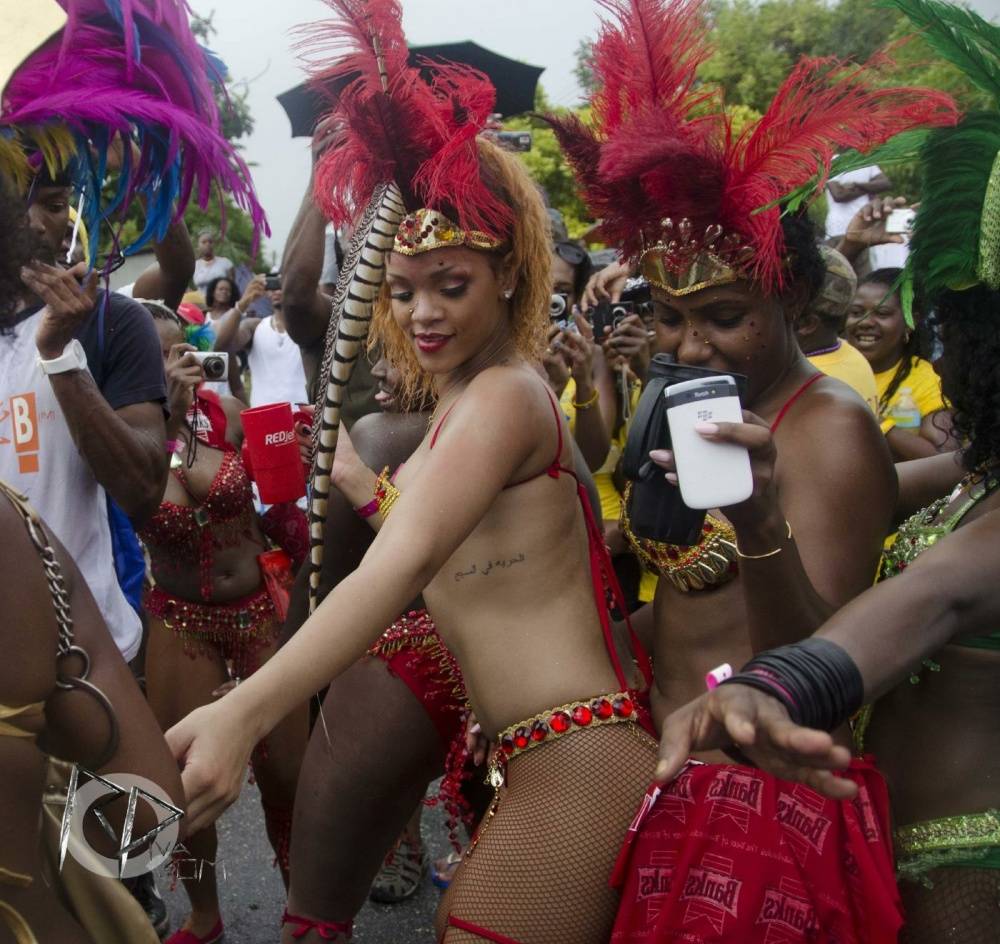 Rihanna Bikini Nip Slip Barbados Festival Photos Leaked - #26