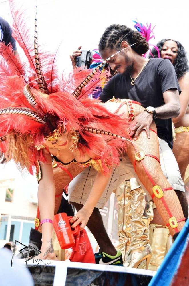 Rihanna Bikini Nip Slip Barbados Festival Photos Leaked - #22
