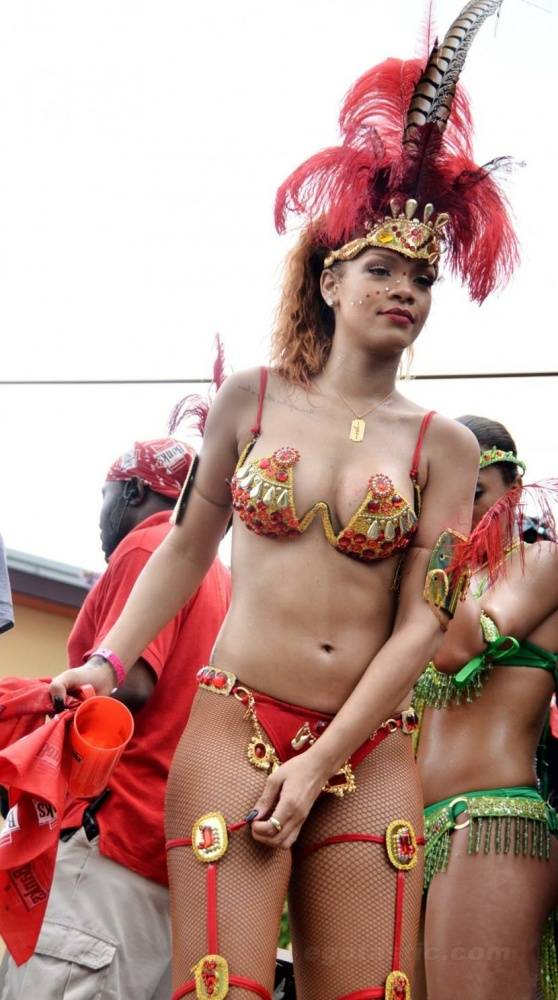 Rihanna Bikini Nip Slip Barbados Festival Photos Leaked - #24