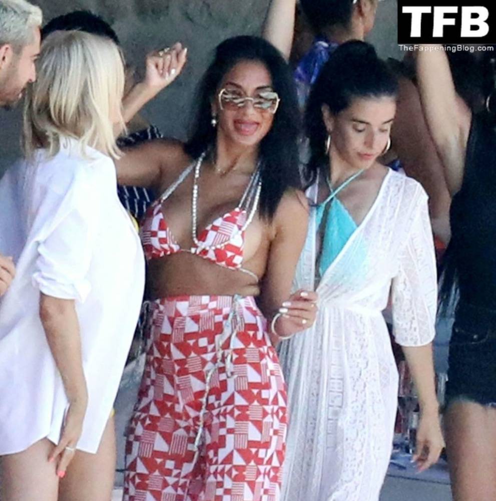 Nicole Scherzinger Celebrates Her Birthday in Mykonos - #21