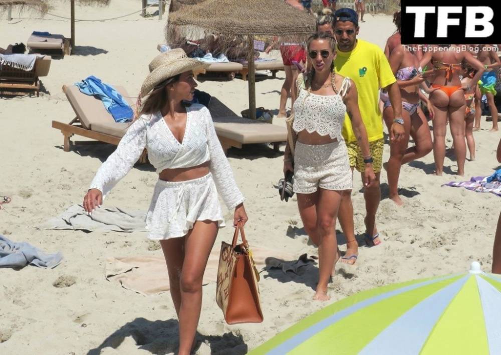 Antonela Roccuzzo & Lionel Messi Enjoy Their Summer Break Out in Formentera - #16