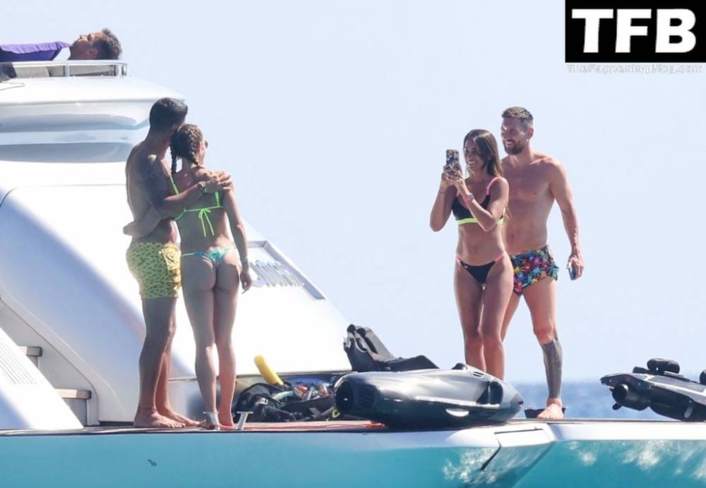 Antonela Roccuzzo & Lionel Messi Enjoy Their Summer Break Out in Formentera - #19