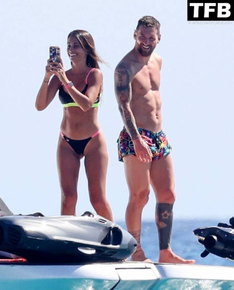 Antonela Roccuzzo & Lionel Messi Enjoy Their Summer Break Out in Formentera - #30