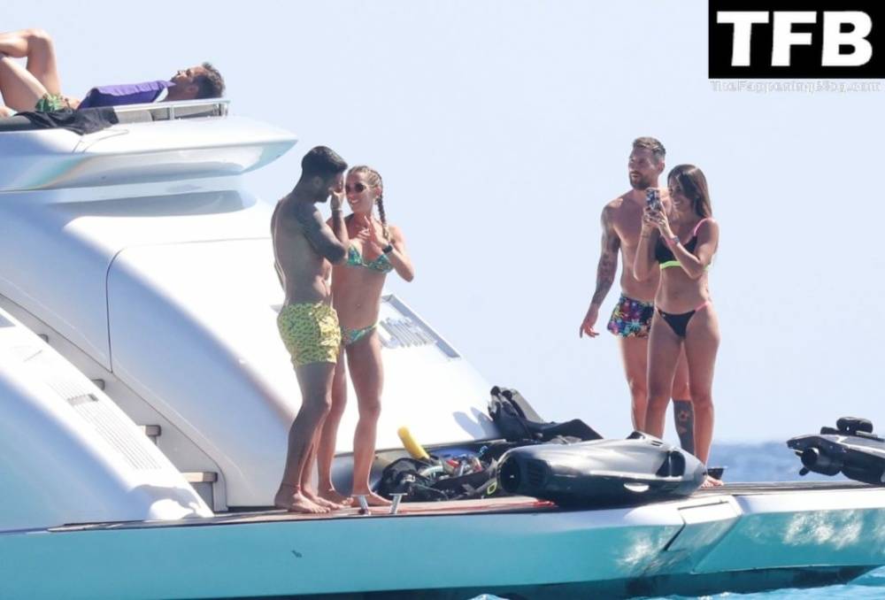 Antonela Roccuzzo & Lionel Messi Enjoy Their Summer Break Out in Formentera - #25