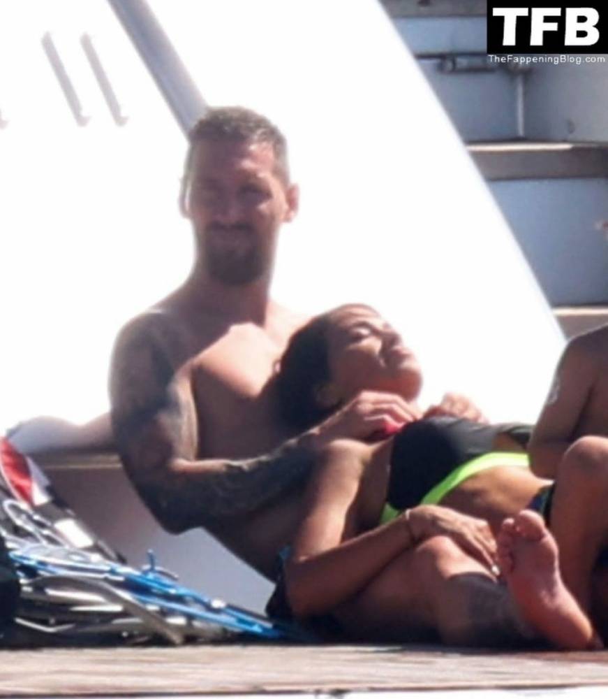 Antonela Roccuzzo & Lionel Messi Enjoy Their Summer Break Out in Formentera - #24