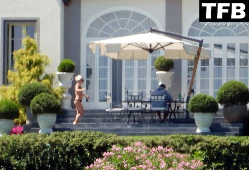 Lady Gaga Shows Off Her Bikini Body on Villa Bonomi - #8