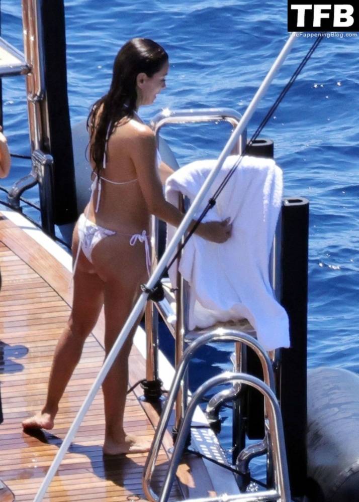 Eva Longoria Shows Off Her Sultry Figure Out on Her Family Holiday in Capri - #21