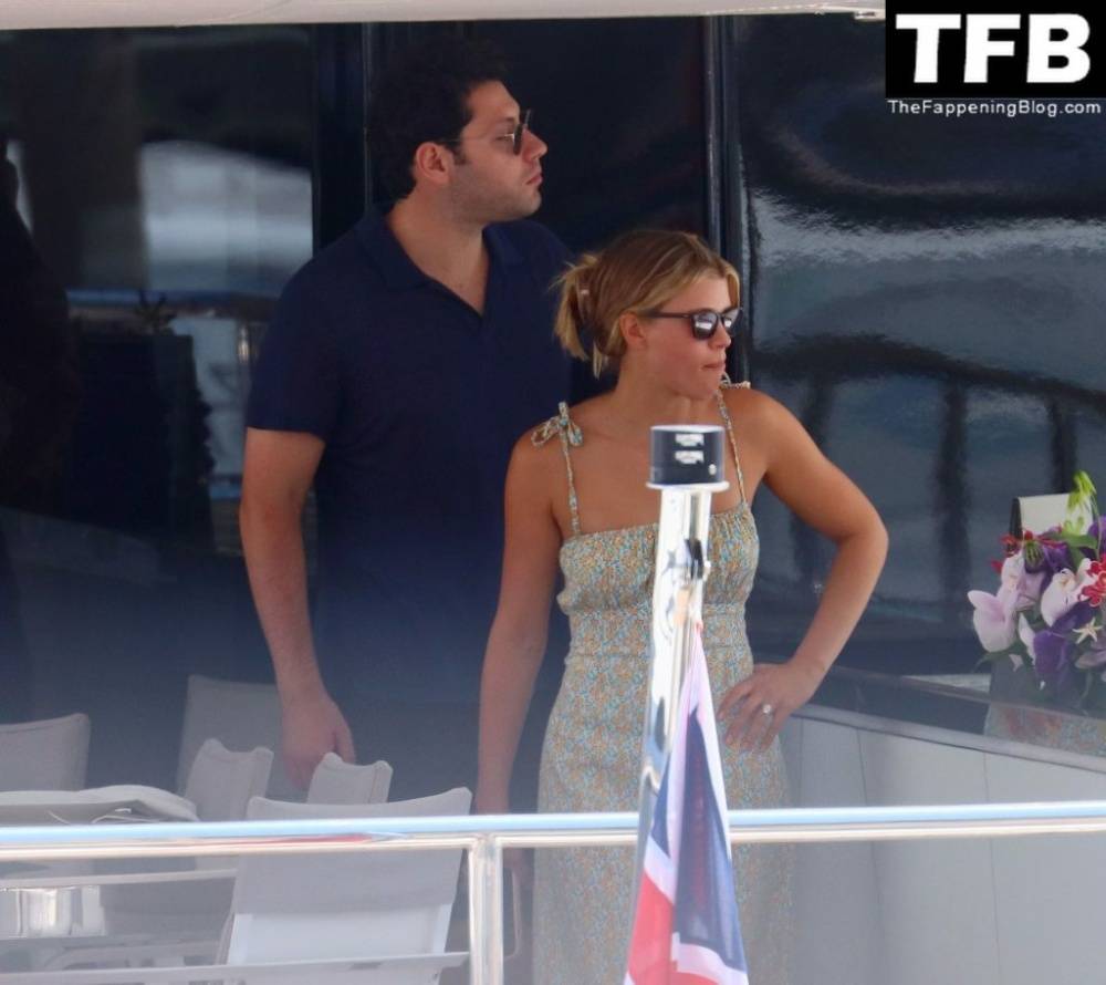 Sofia Richie & Elliot Grainge Pack on the PDA During Their Holiday in the South of France - #30