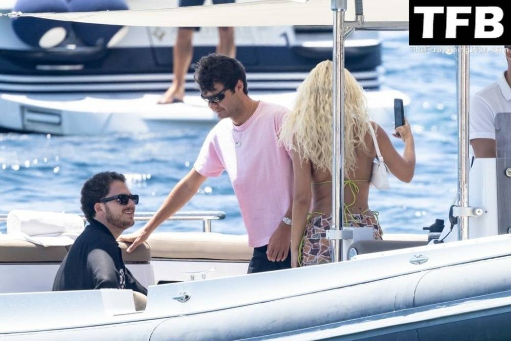 Kelsey Calemine Rocks a Yellow Bikini Aboard a Yacht on a Summer Break in Nerano - #23