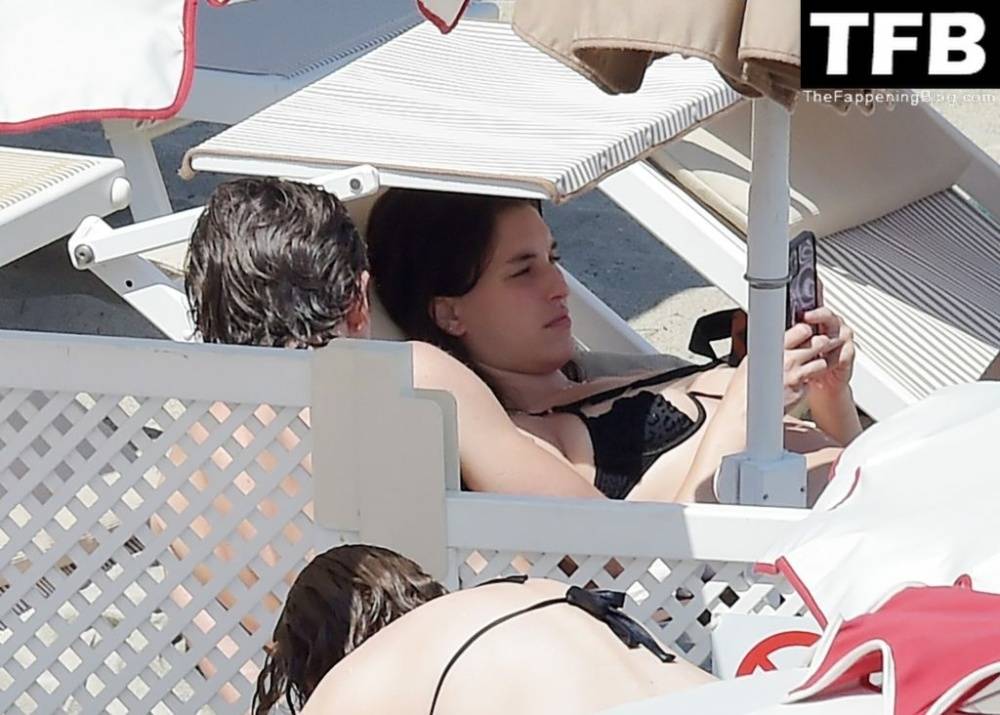 Rainey Qualley & Lewis Pullman Enjoy Their Vacations in Portofino - #7