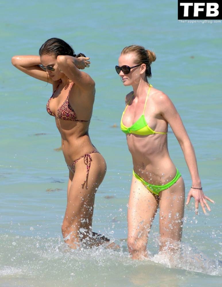 Irina Shayk & Anne Vyalitsyna Enjoy a Day on the Beach in Miami - #28