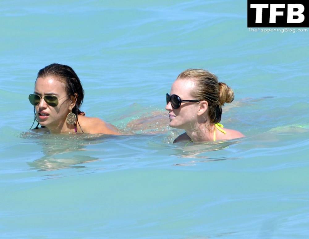 Irina Shayk & Anne Vyalitsyna Enjoy a Day on the Beach in Miami - #9