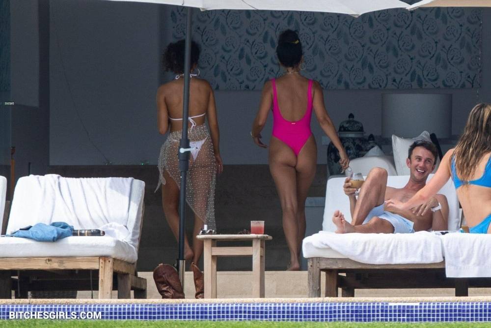 Vanessa Hudgens Nude Celebrity Leaked Photos - #3