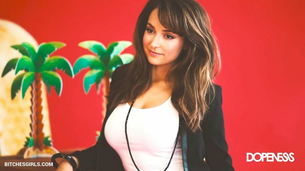 Milana Vayntrub Nude Thicc - Nude Videos Celebrities - #22