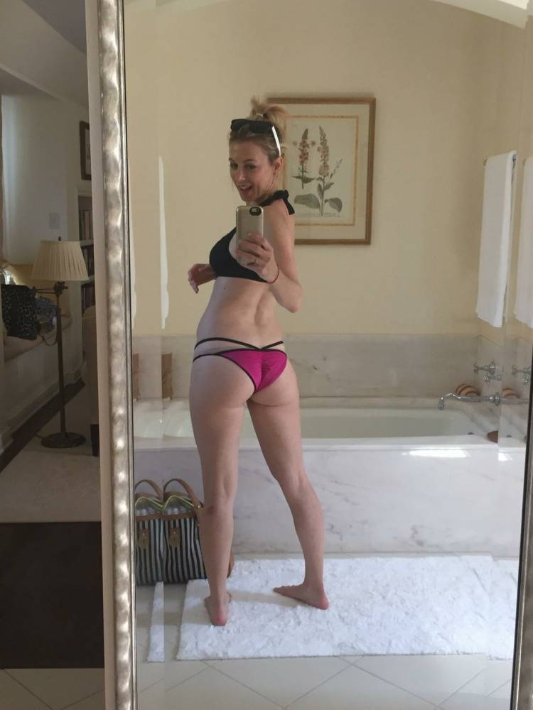 Iliza Shlesinger Sexy Bikini Selfies Set Leaked - #3