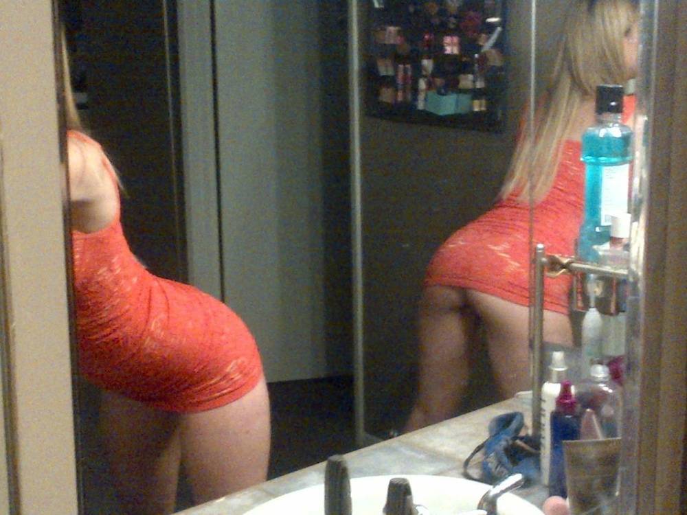 Iliza Shlesinger Nude Dress Flash Set Leaked - #4