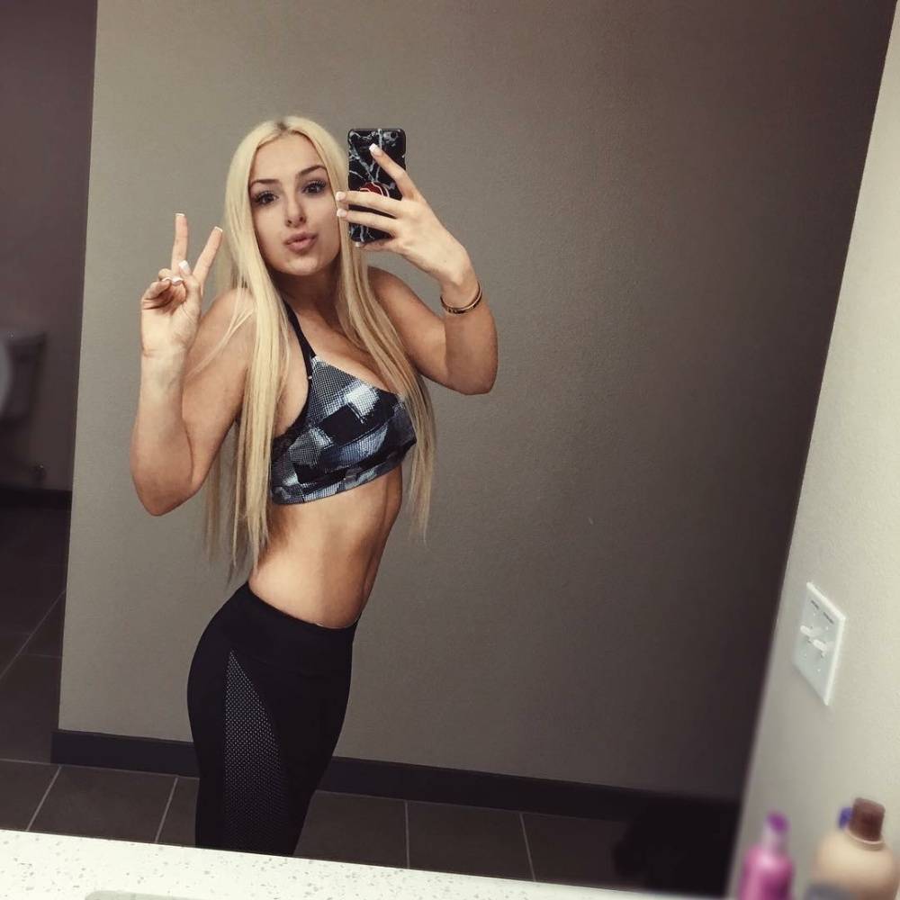 Tana Mongeau Sexy Pictures - #9