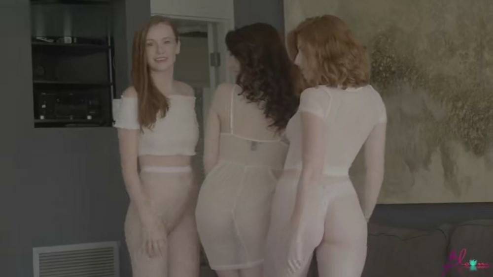 Emily Bloom Nude Lesbian Photoshoot Video Leaked - #1
