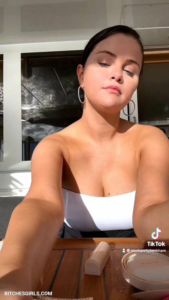 Selena Gomez Nude Latina - Selena Nude Videos Latina - #4