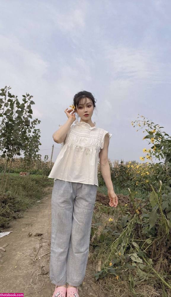 Yuan Herong Nude Photos #11 - #5