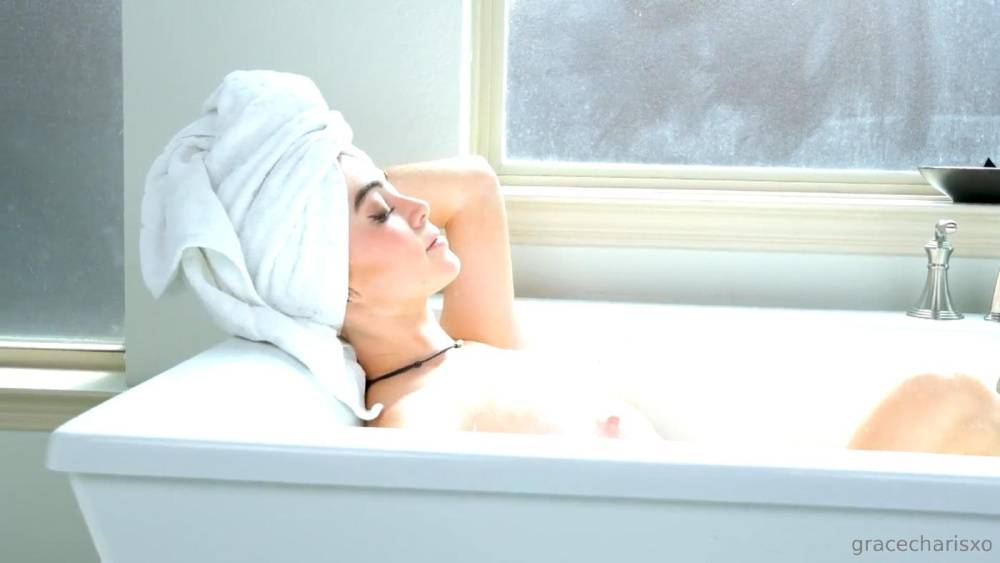 Grace Charis Nude Bath Tub Tease Video Leaked - #9