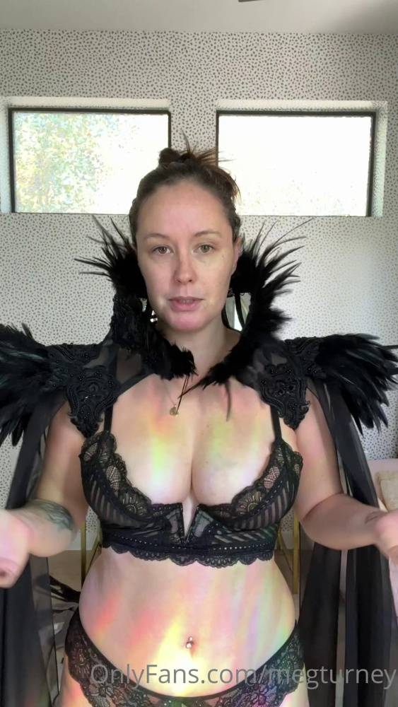 Meg Turney Nude Evil Queen Try On Onlyfans Video Leaked - #9