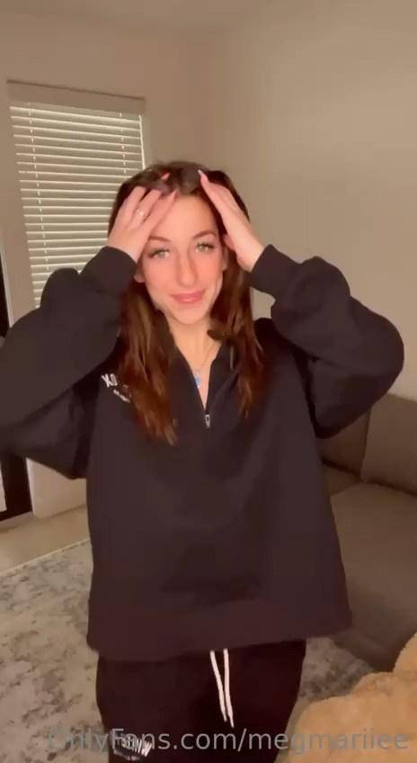 Megan McCarthy Sweatsuit Strip Onlyfans Video Leaked - #13