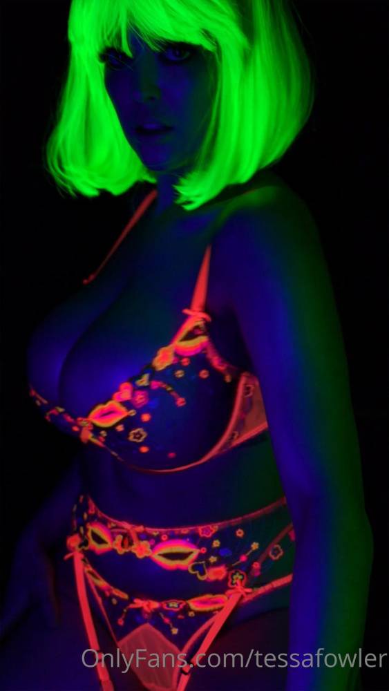 Tessa Fowler Nude Neon Body Paint OnlyFans Video Leaked - #12