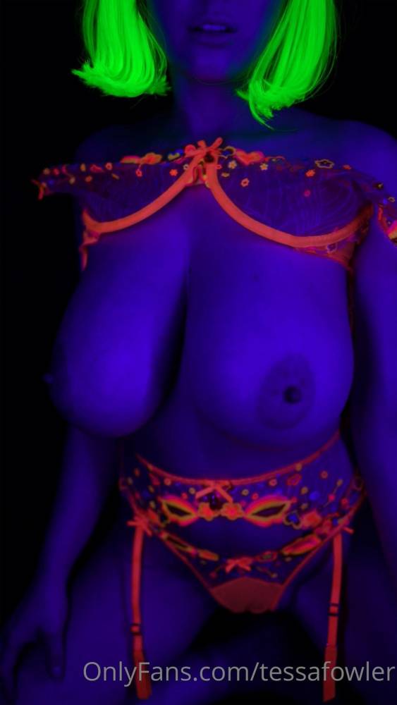 Tessa Fowler Nude Neon Body Paint OnlyFans Video Leaked - #2