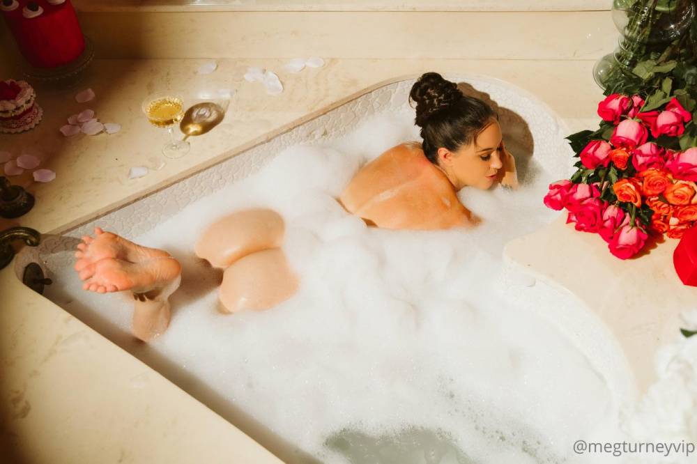 Meg Turney Nude Bath Time Onlyfans Set Leaked - #3