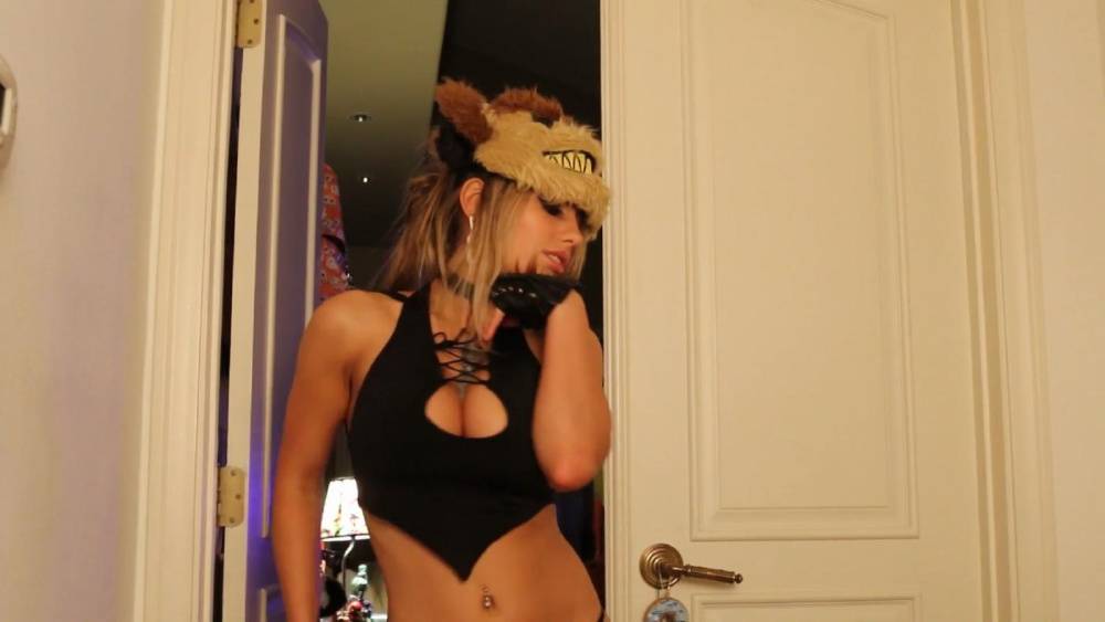 Liz Katz Nude Foxy Cosplay Onlyfans Video Leaked - #11