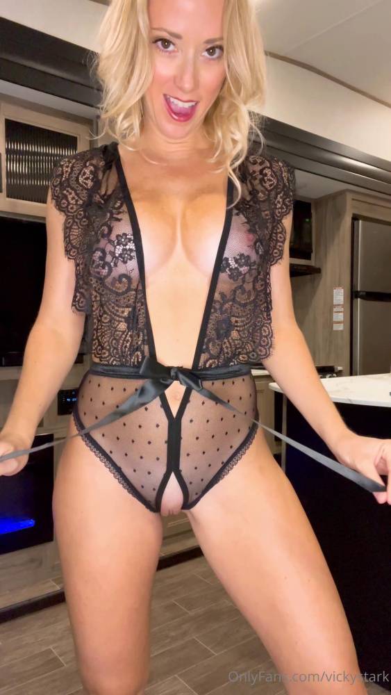 Vicky Stark Pussy Black Outfits Try On Onlyfans Video Leaked - #5
