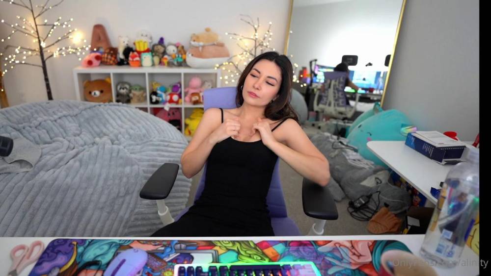 Alinity Horny Looking At Porn Onlyfans Video Leaked - #9