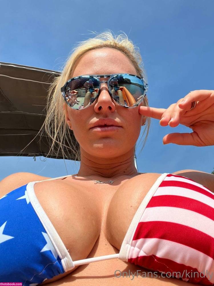 Kindly Myers OnlyFans Photos #2 - #9