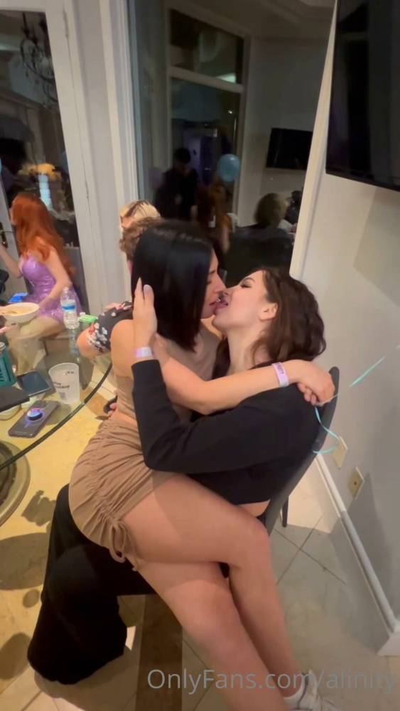 Alinity Fandy Lesbian French Kiss PPV Onlyfans Video Leaked - #6