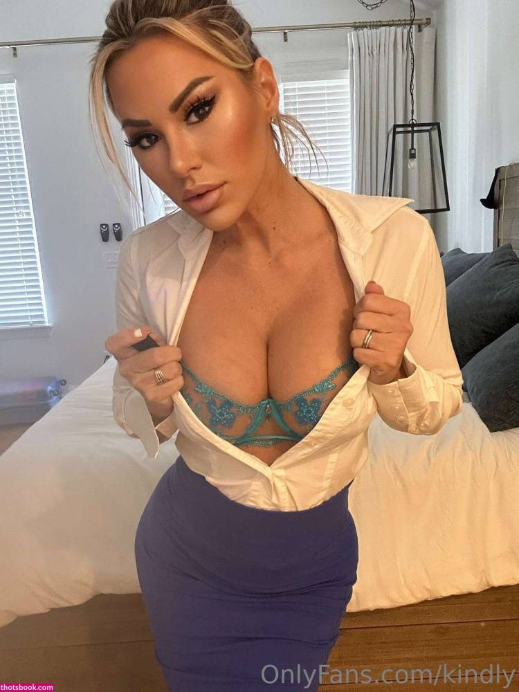 Kindly Myers OnlyFans Photos #13 - #12