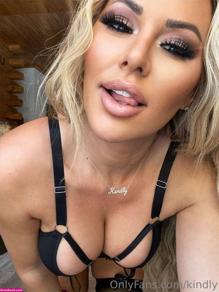 Kindly Myers OnlyFans Photos #7 - #7