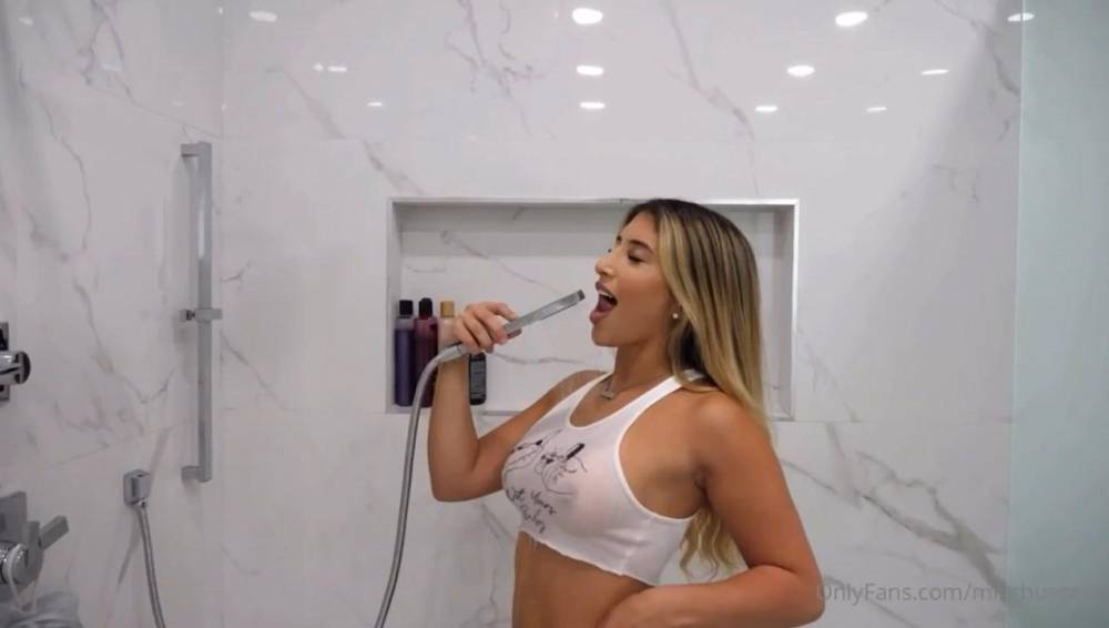 Isabella Buscemi Nude Wet T-Shirt Shower Onlyfans Video Leaked - #9