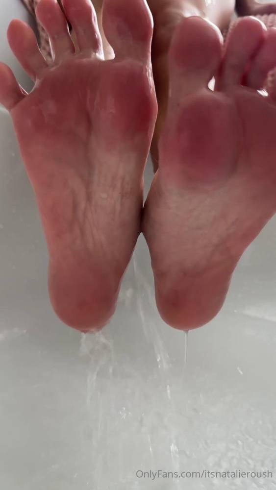 Natalie Roush Wet Feet Cleaning PPV Onlyfans Video Leaked - #2