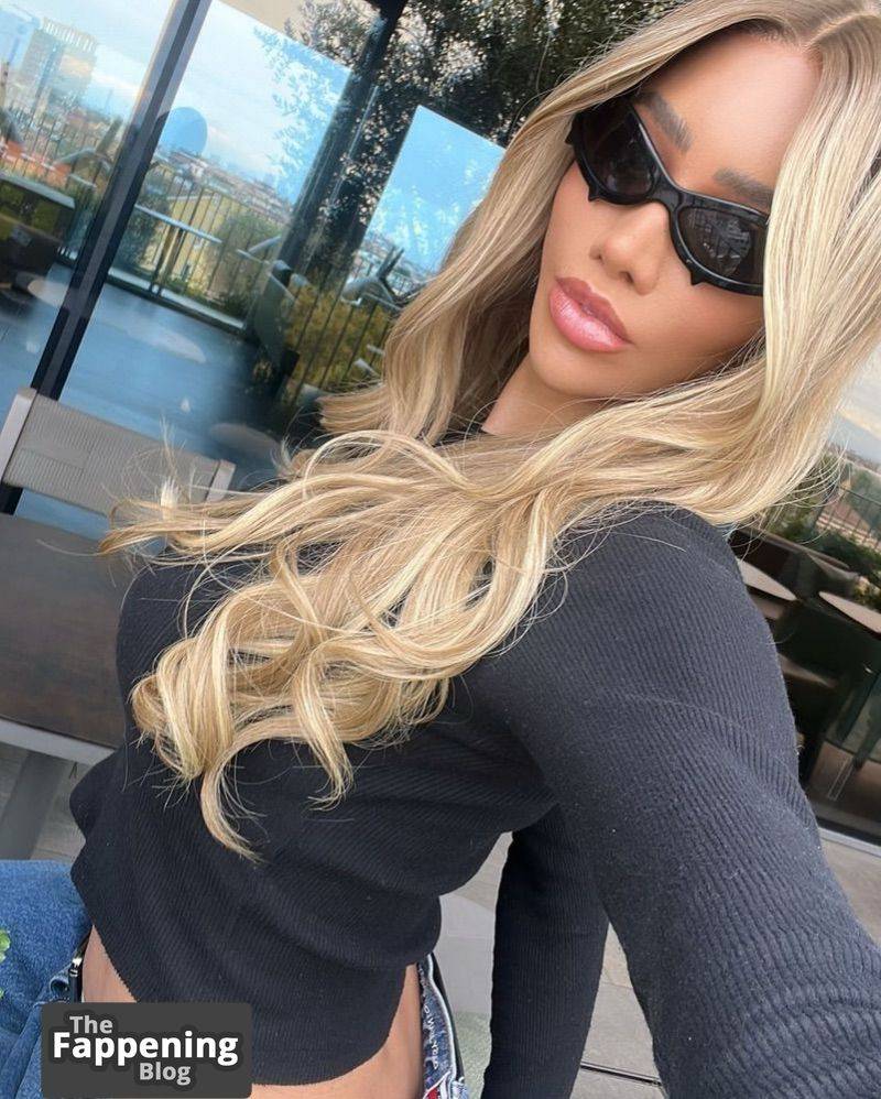 Munroe Bergdorf Nude & Sexy Collection (31 Photos) | Photo: 802739