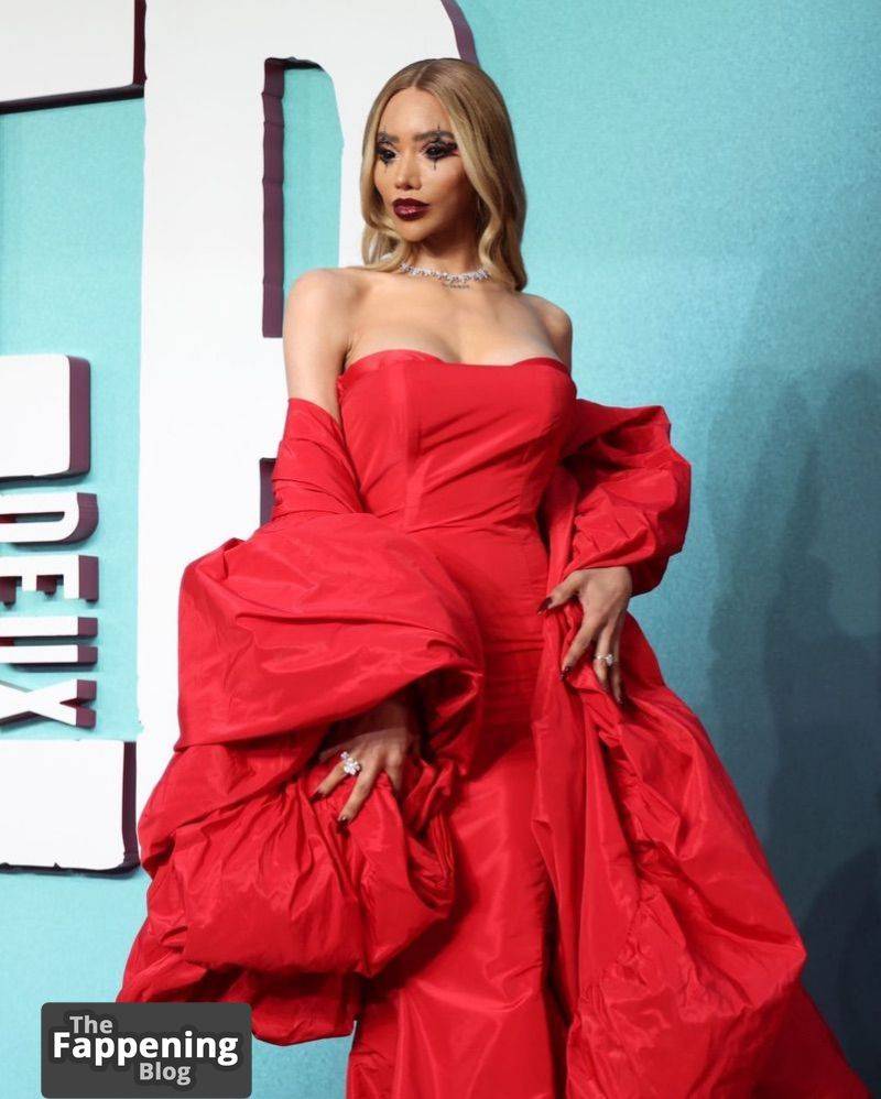 Munroe Bergdorf Nude & Sexy Collection (31 Photos) | Photo: 802754