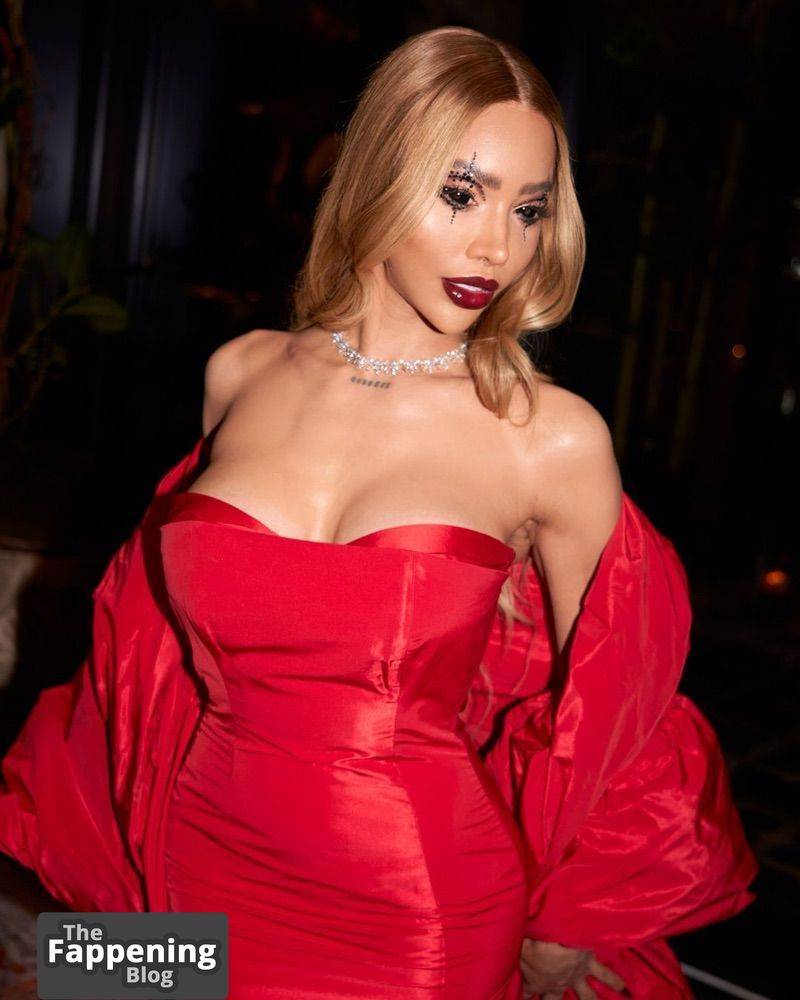 Munroe Bergdorf Nude & Sexy Collection (31 Photos) | Photo: 802735