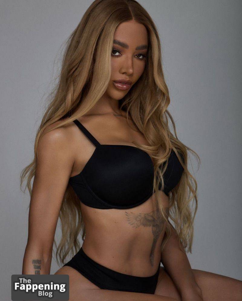 Munroe Bergdorf Nude & Sexy Collection (31 Photos) | Photo: 802753