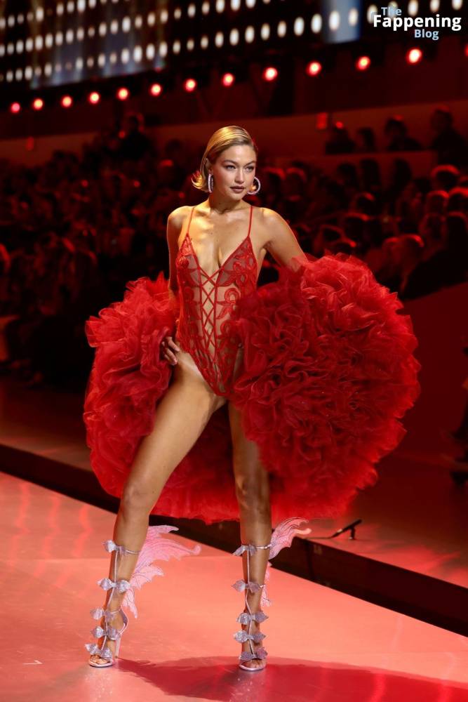 Gigi Hadid Displays Her Sexy Figure at the 2024 Victoria’s Secret Fashion Show (112 Photos) - #2