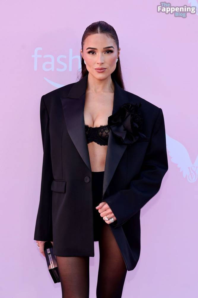 Olivia Culpo Displays Nice Cleavage at the 2024 Victoria’s Secret Show (43 Photos) - #26